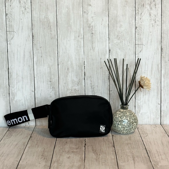 lululemon athletica Handbags - NWT LULULEMON EVERYWHERE BELT BAG WORDMARK